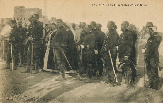 022-a Funérailles d'un officier