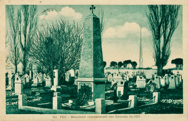 023-a Monument aux Morts