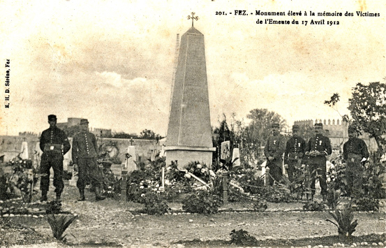 023 Monument aux morts