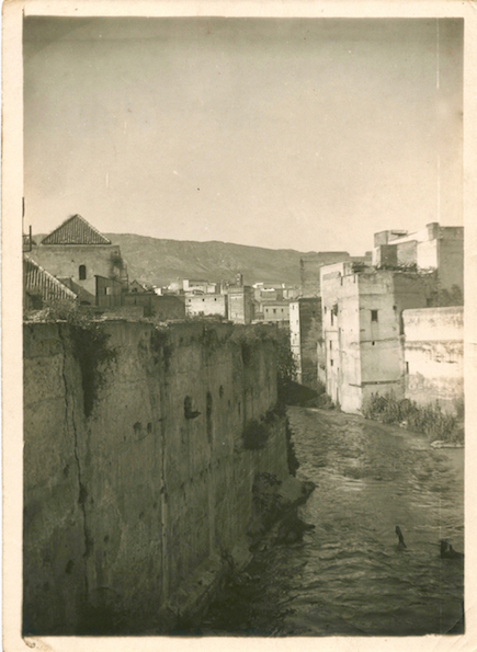 Oued Fès à l'intérieur de la Médina